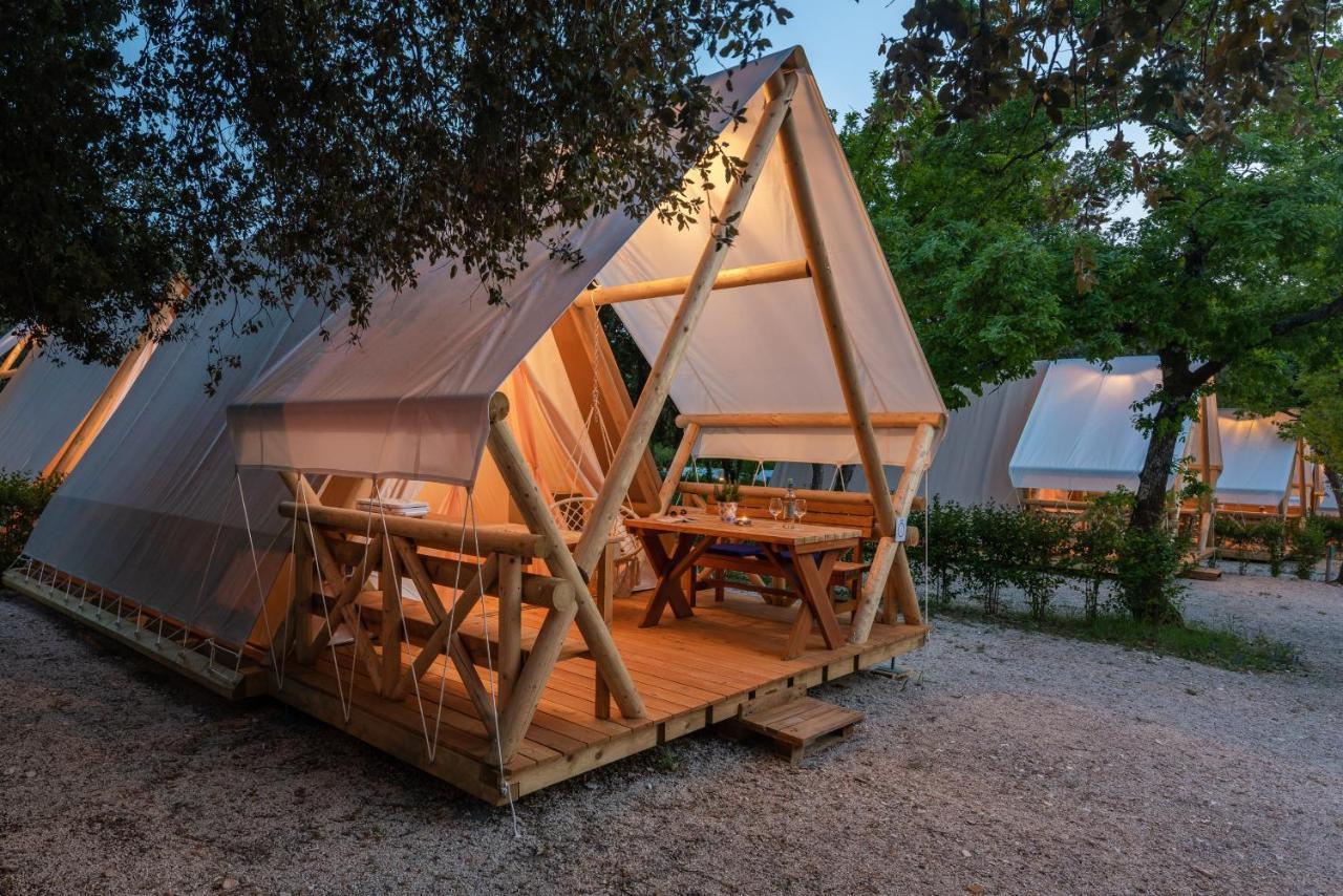 Eco Glamping- Fkk Nudist Camping Solaris Porec Luaran gambar
